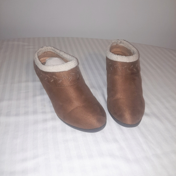 Faux suede brown mules Slip-on clog wedge shoes Size 8.5 - Picture 1 of 9